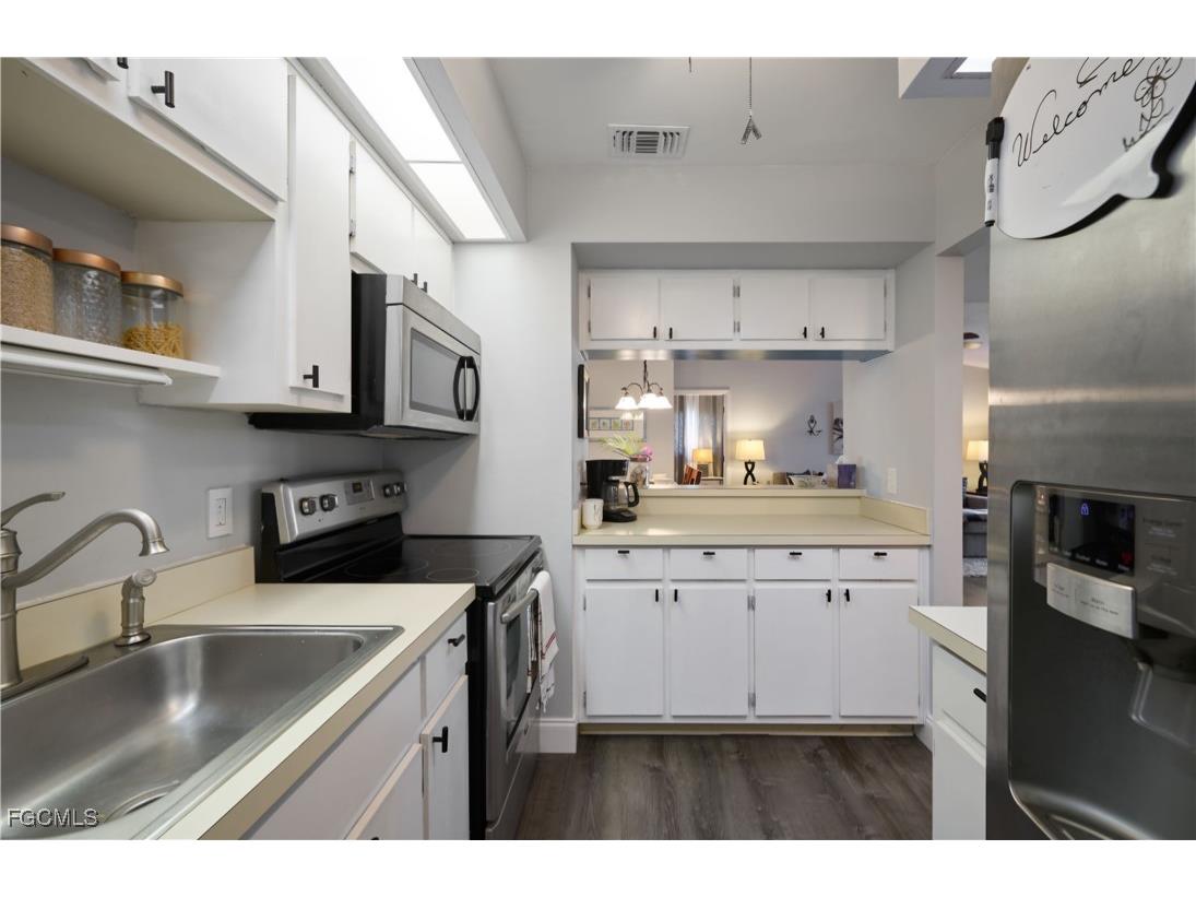 8171 S Woods Circle #8 Fort Myers FL 33919 2025009497 image20