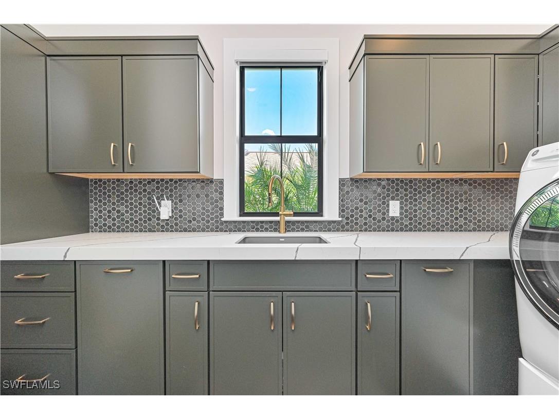 818 93rd Avenue N Naples FL 34108 225070996 image39