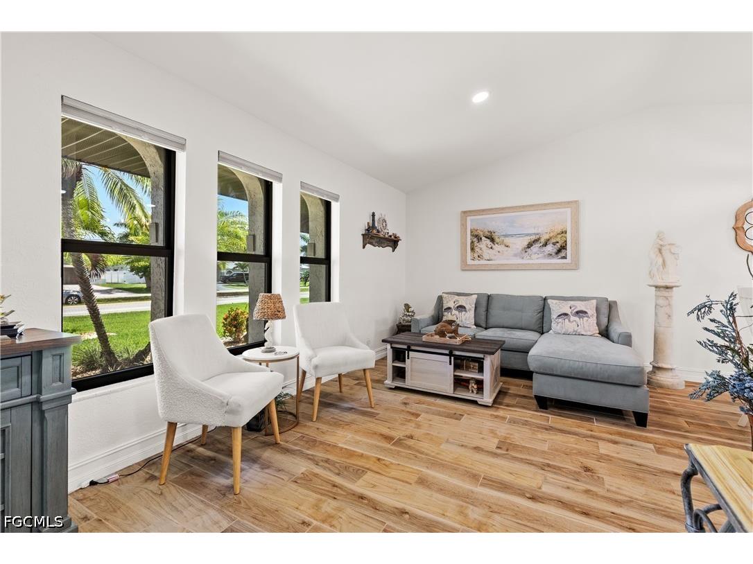 818 El Dorado Parkway W Cape Coral FL 33914 2026029887 image6
