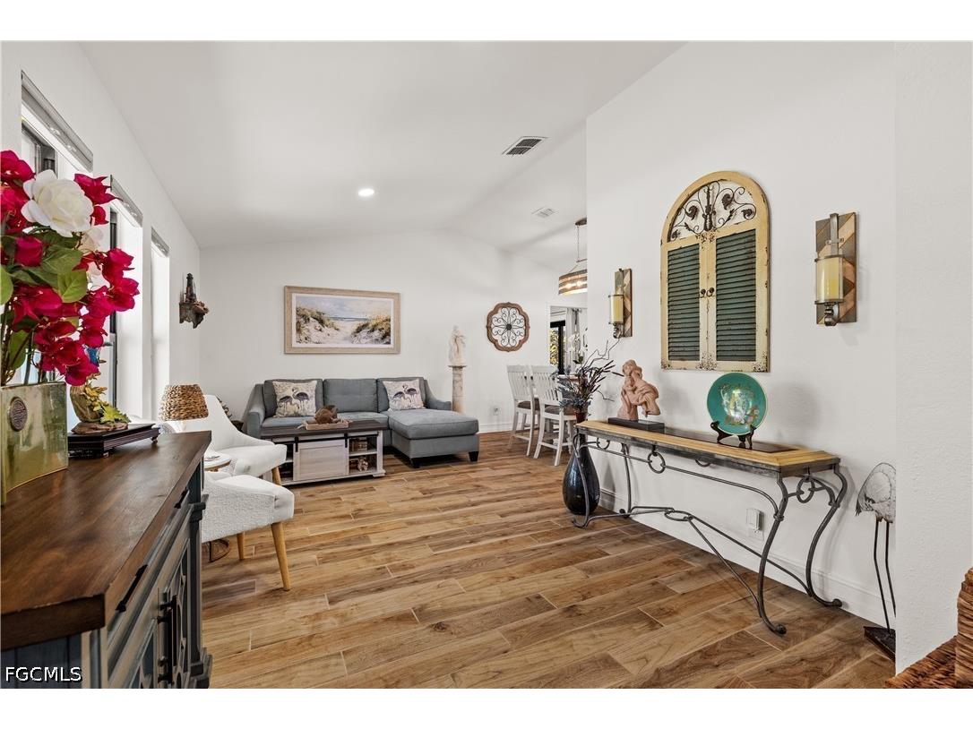 818 El Dorado Parkway W Cape Coral FL 33914 2026029887 image8
