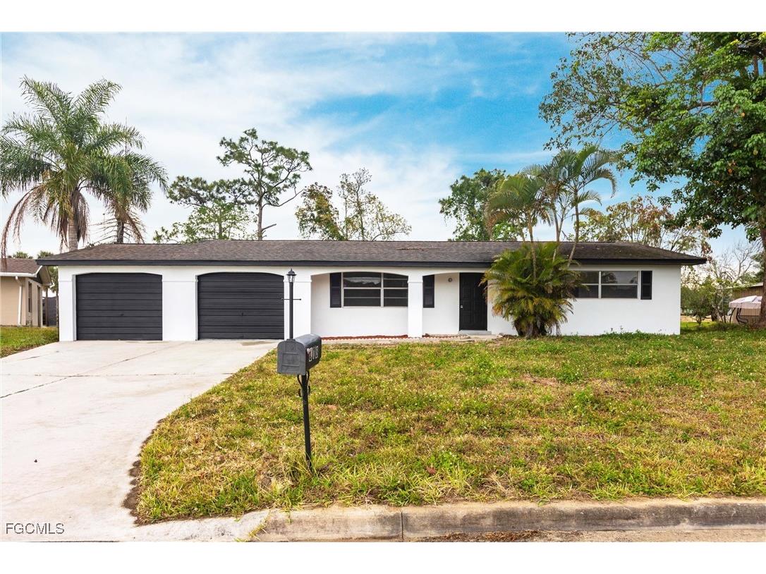 818 Gardenside Court Lehigh Acres FL 33936 2025000665 image1