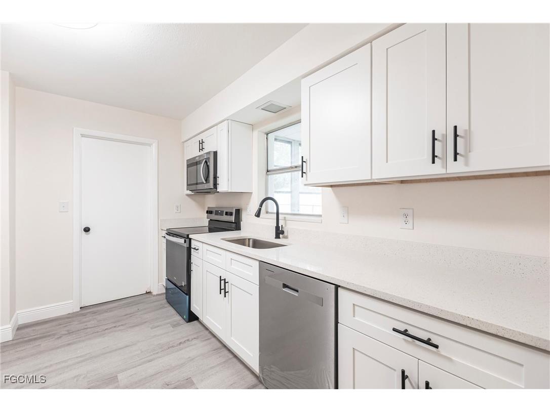 818 Gardenside Court Lehigh Acres FL 33936 2025000665 image10