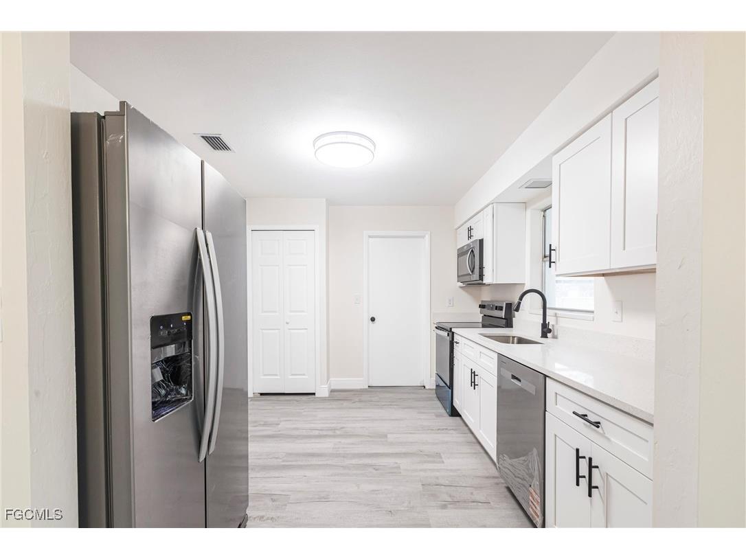 818 Gardenside Court Lehigh Acres FL 33936 2025000665 image11