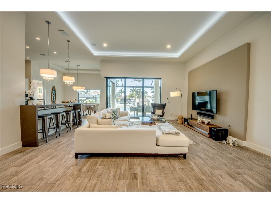 818 Montclaire Court Cape Coral FL 33904 2025022613 image4