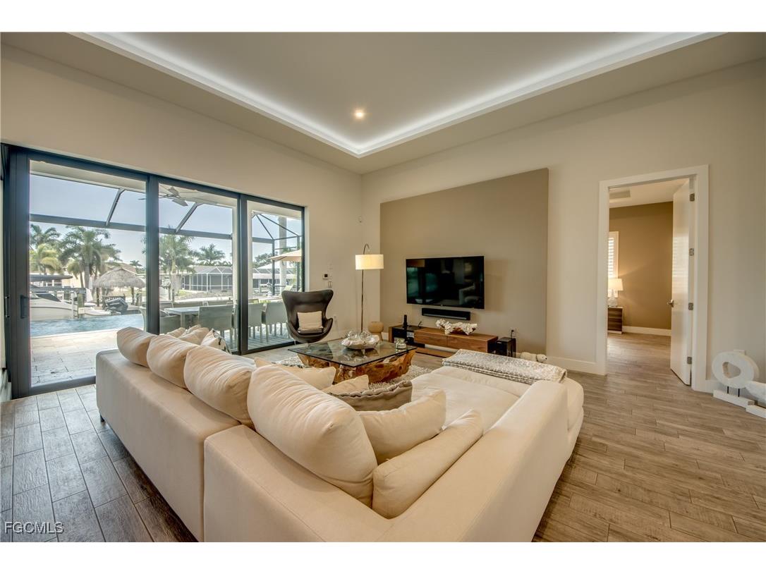 818 Montclaire Court Cape Coral FL 33904 2025022613 image5