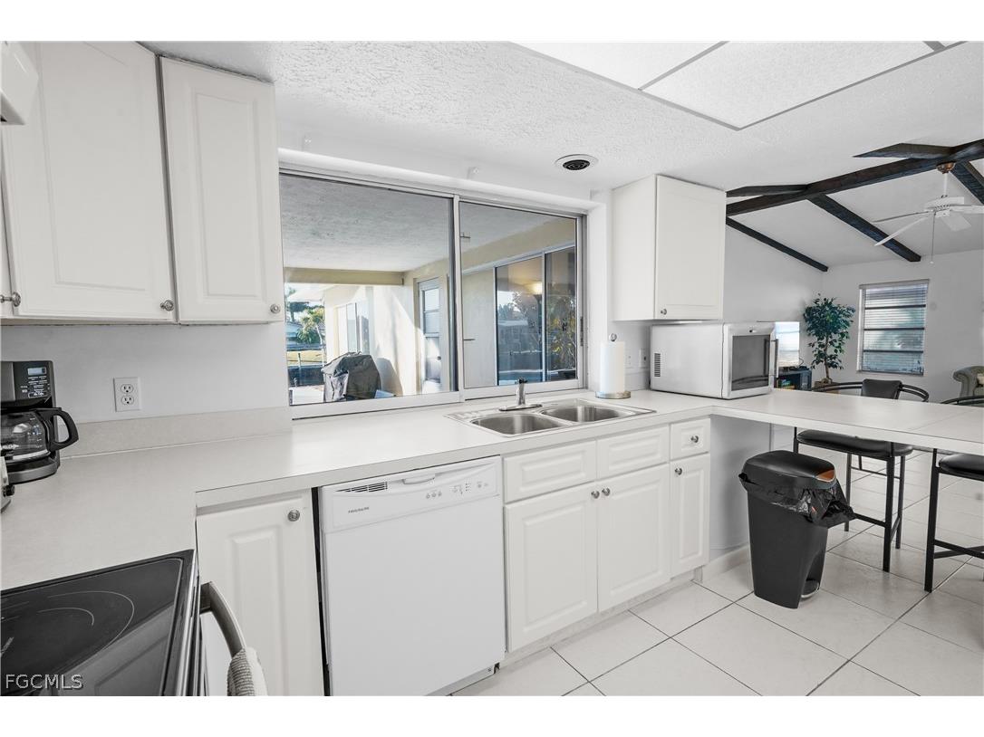 818 Monticello Court Cape Coral FL 33904 2026005806 image18