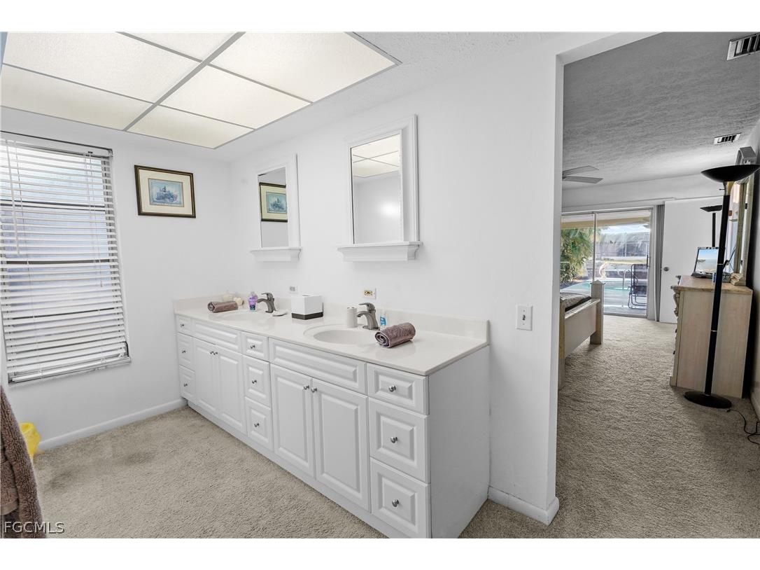 818 Monticello Court Cape Coral FL 33904 2026005806 image32