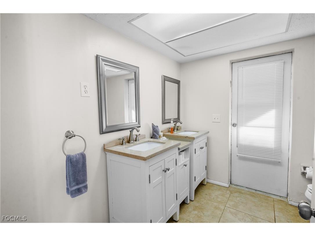 818 Monticello Court Cape Coral FL 33904 2026005806 image35