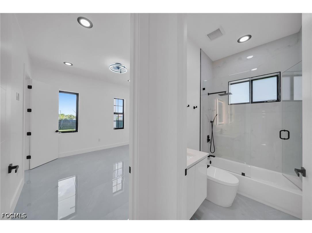 818 NE 10th Street Cape Coral FL 33909 2026020404 image23