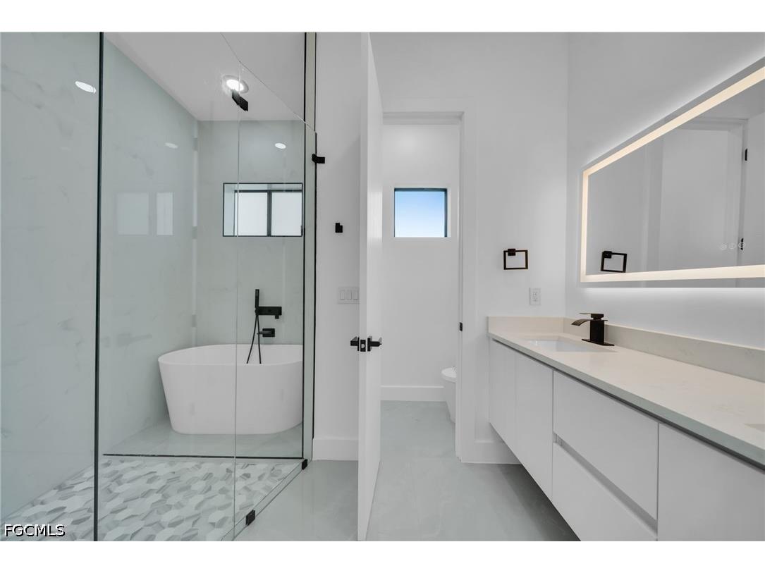 818 NE 10th Street Cape Coral FL 33909 2026020404 image31