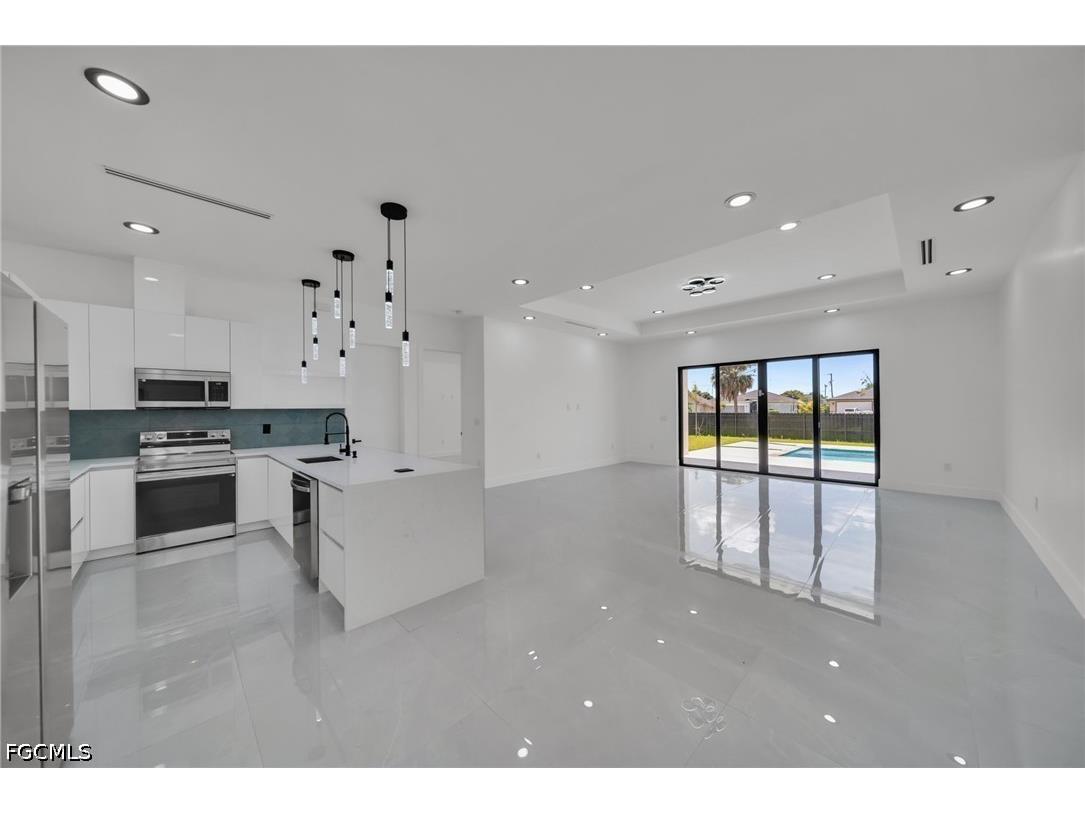 818 NE 10th Street Cape Coral FL 33909 2026020404 image7