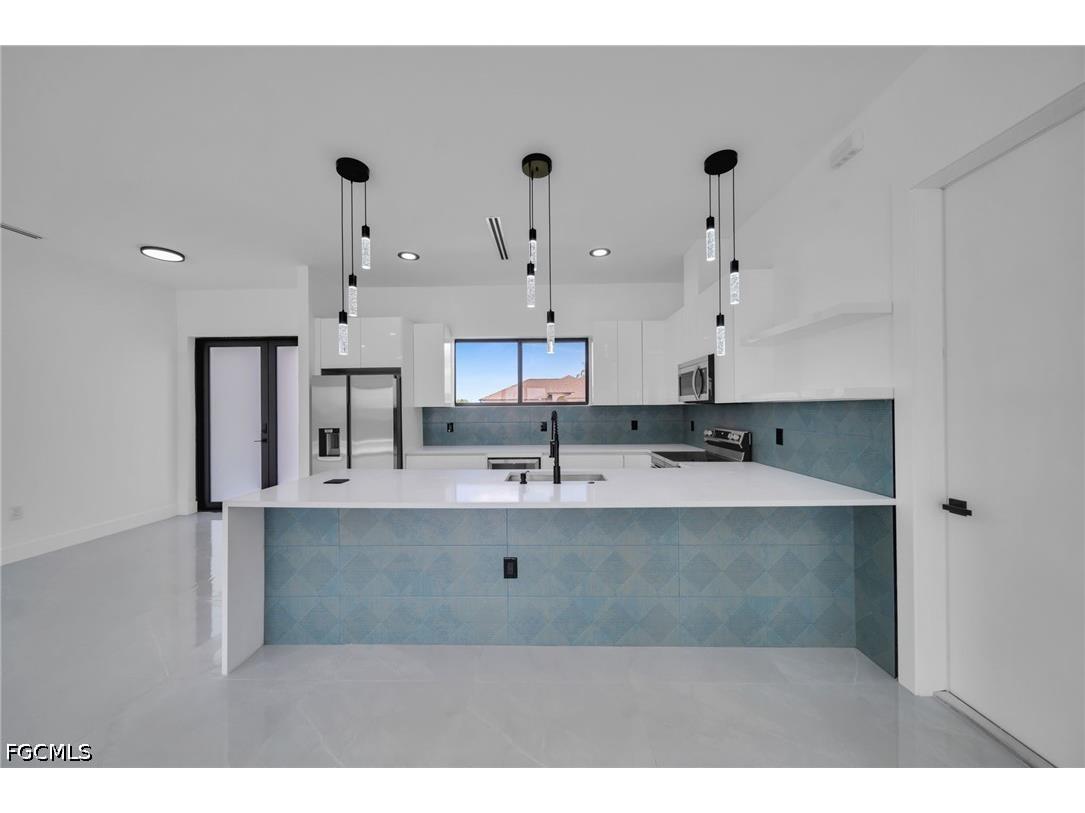 818 NE 10th Street Cape Coral FL 33909 2026020404 image9