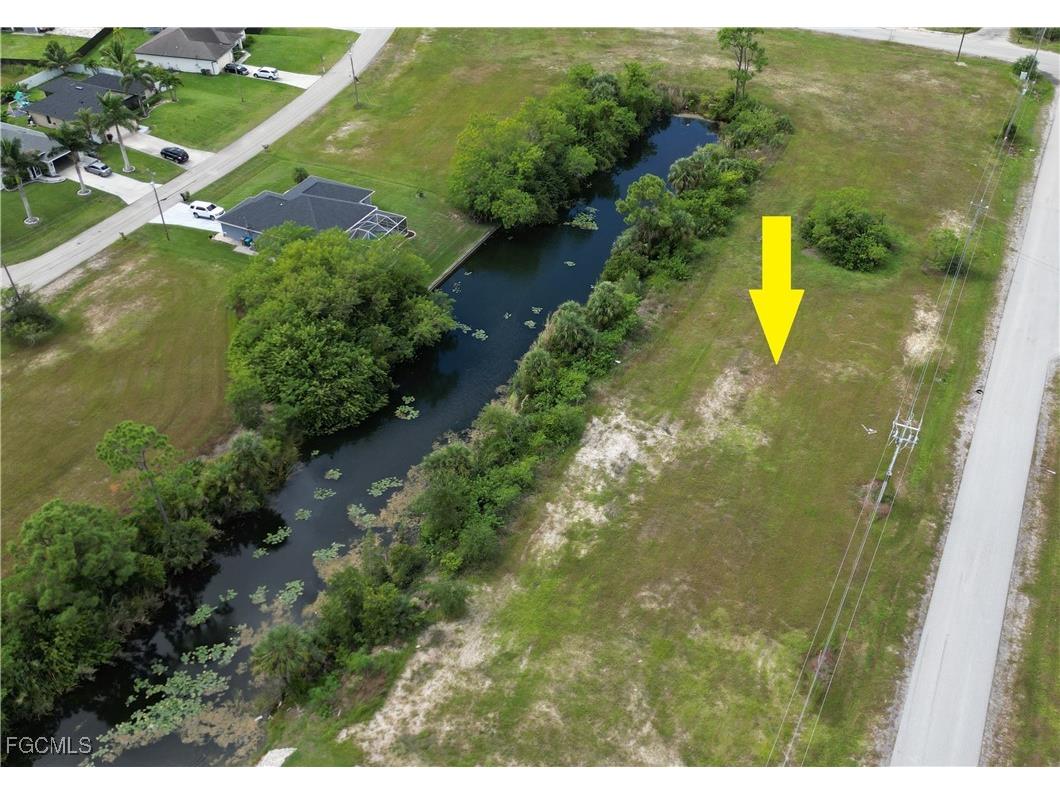 818 NE 32nd Lane Cape Coral FL 33909 2025014263 image13