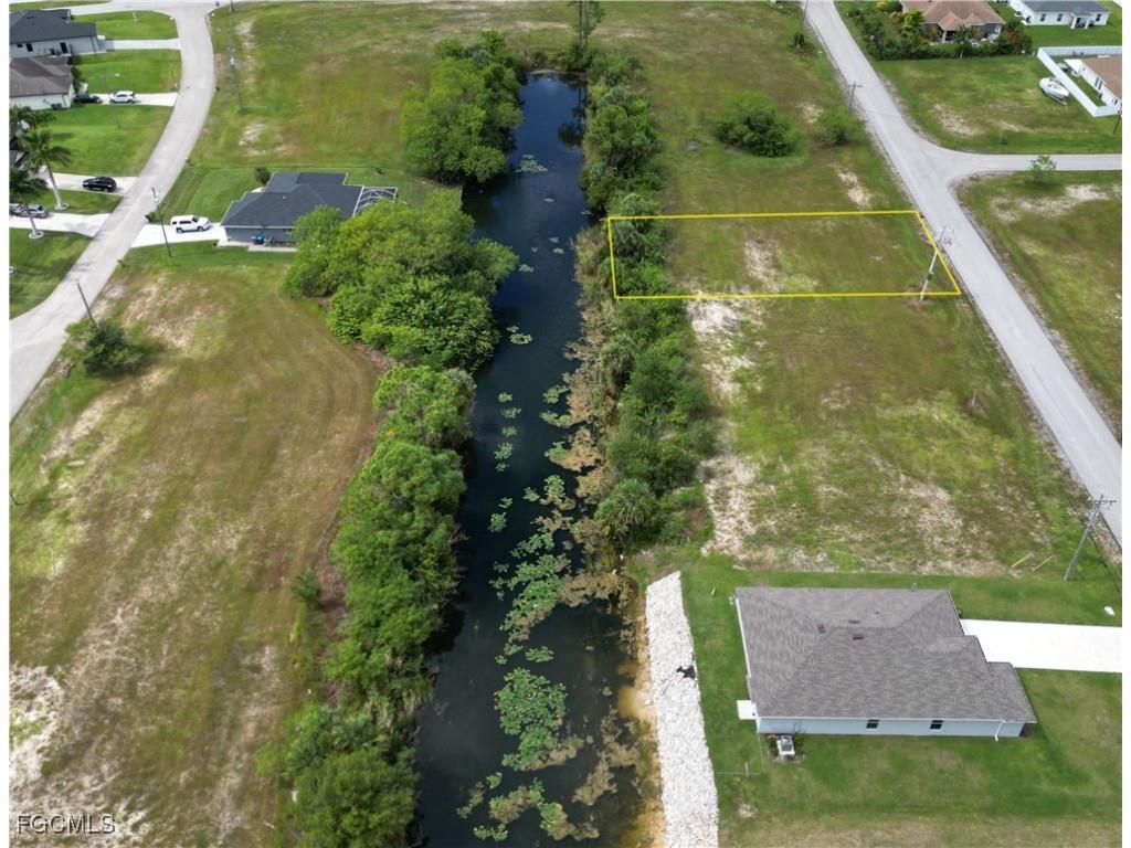 818 NE 32nd Lane Cape Coral FL 33909 2025014263 image14