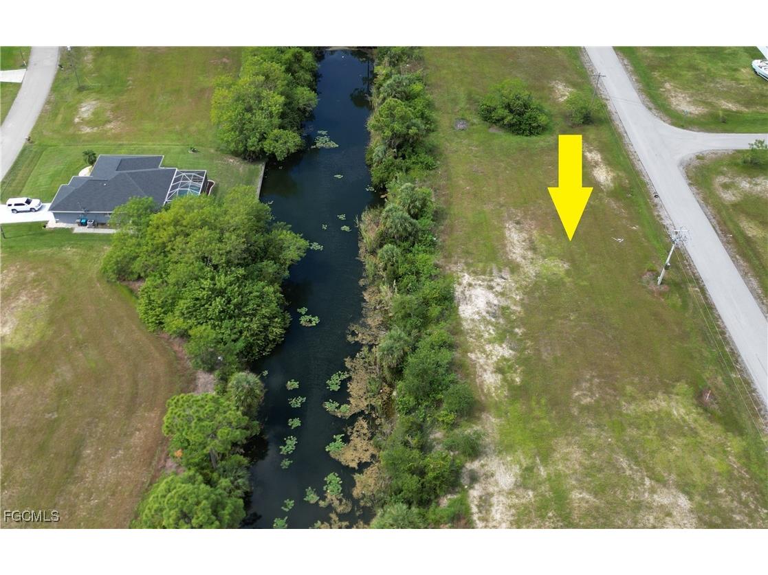 818 NE 32nd Lane Cape Coral FL 33909 2025014263 image15