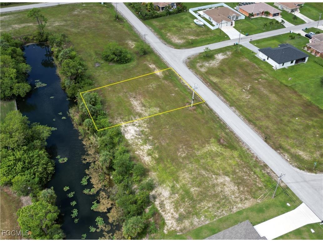 818 NE 32nd Lane Cape Coral FL 33909 2025014263 image16