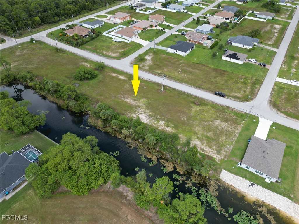 818 NE 32nd Lane Cape Coral FL 33909 2025014263 image17