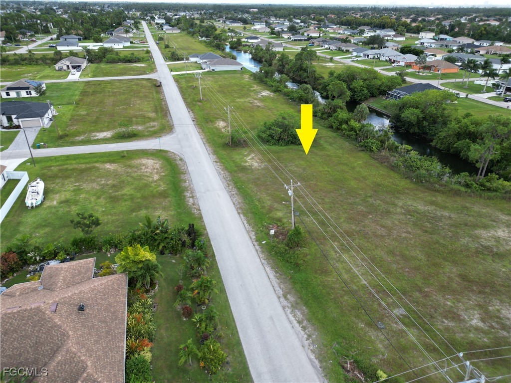 818 NE 32nd Lane Cape Coral FL 33909 2025014263 image2
