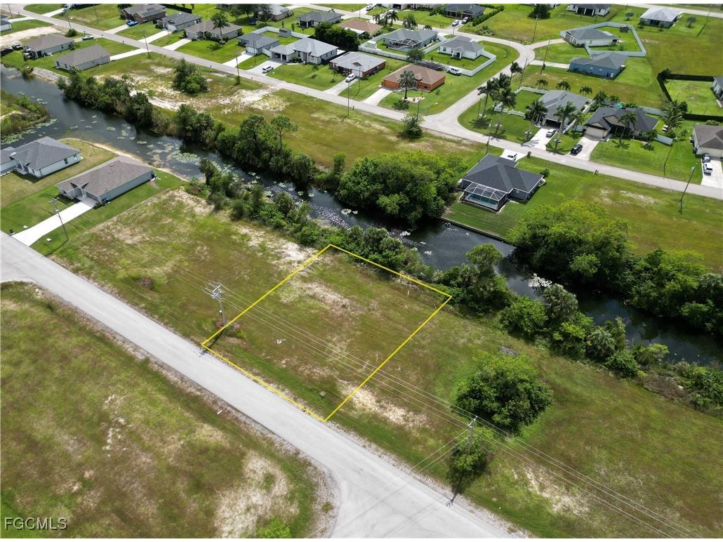 818 NE 32nd Lane Cape Coral FL 33909 2025014263 image23