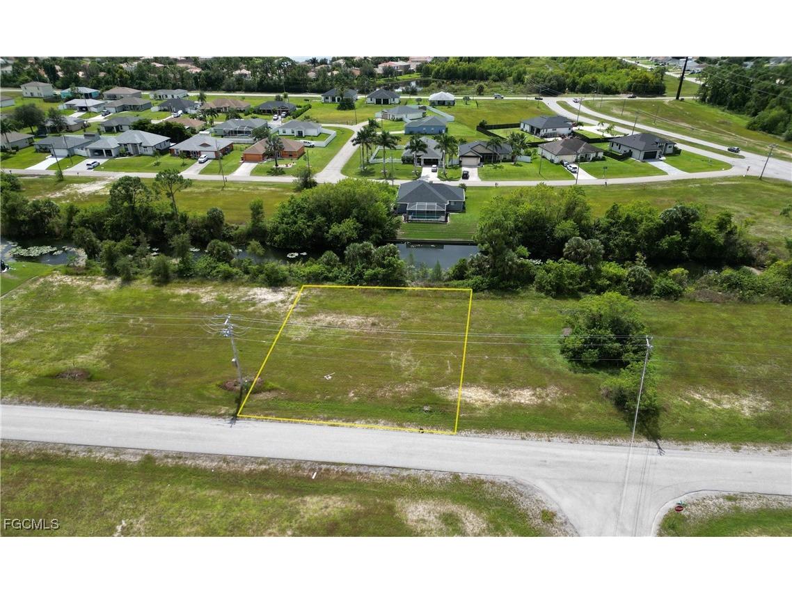 818 NE 32nd Lane Cape Coral FL 33909 2025014263 image24