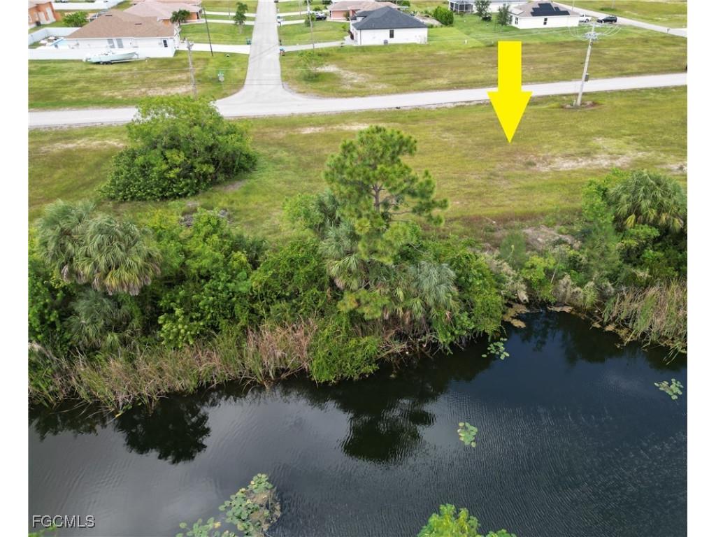 818 NE 32nd Lane Cape Coral FL 33909 2025014263 image8