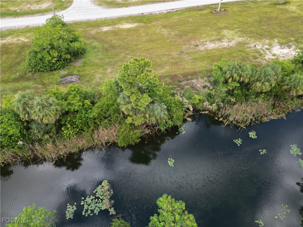 818 NE 32nd Lane Cape Coral FL 33909 2025014263 image9