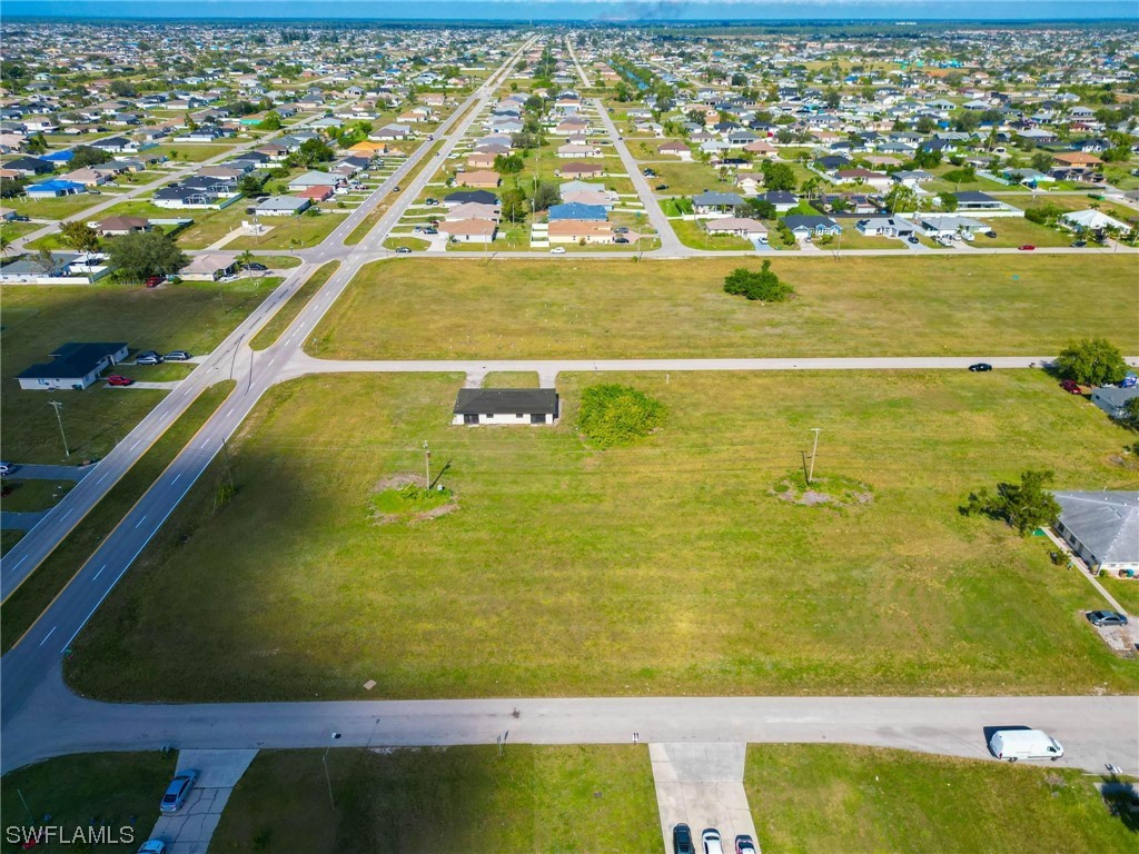 818 NE 8th Terrace Cape Coral FL 33909 223072663 image1