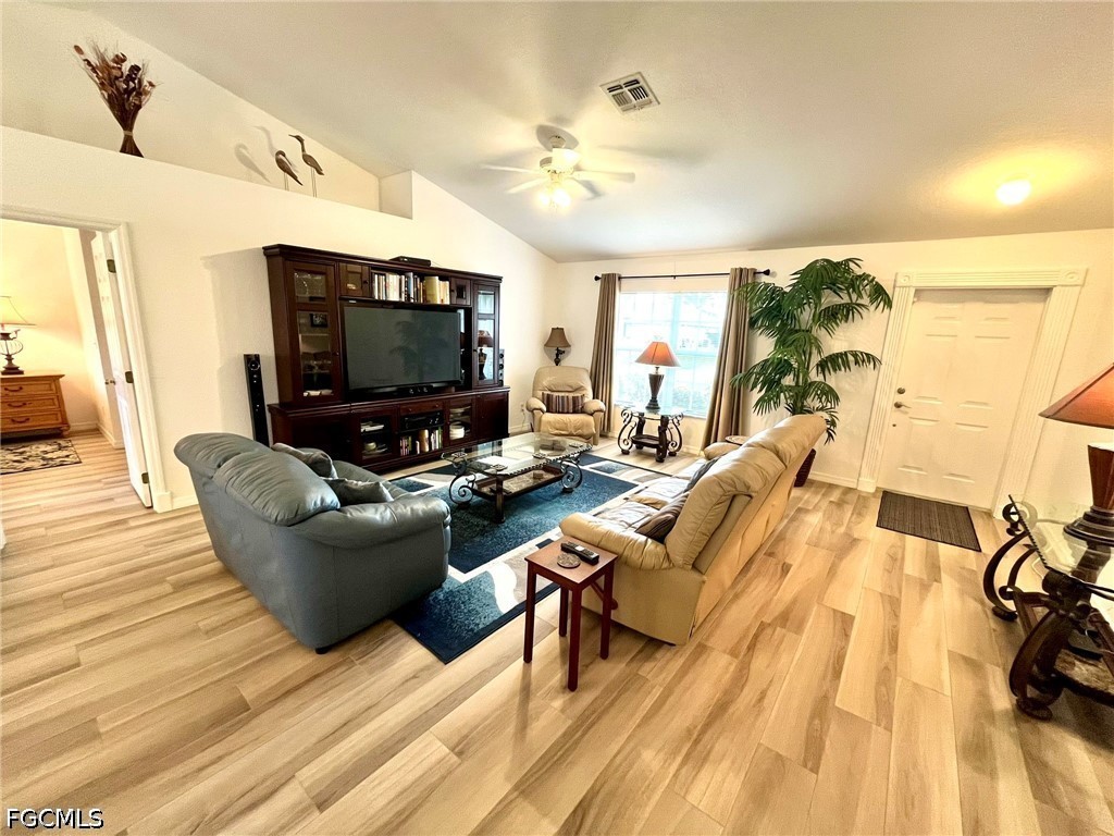 818 SW 8th Place Cape Coral FL 33991 2026017567 image4