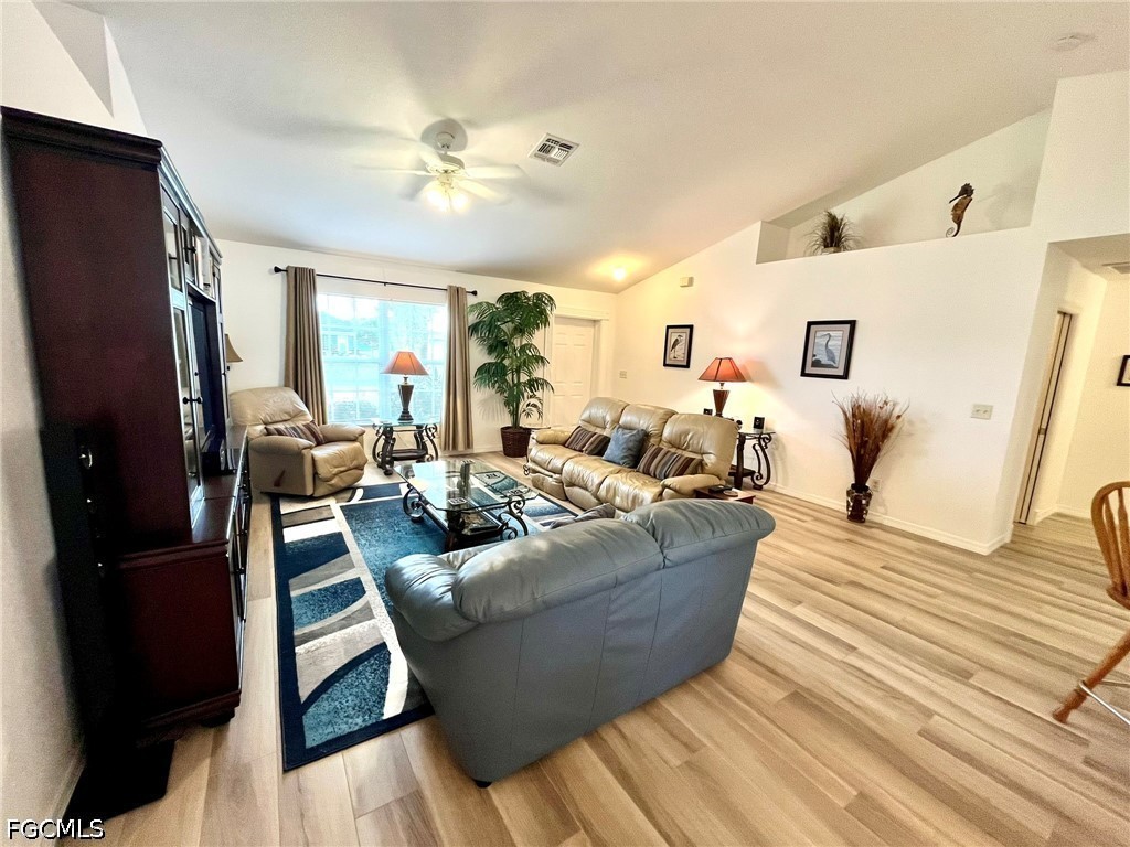 818 SW 8th Place Cape Coral FL 33991 2026017567 image6