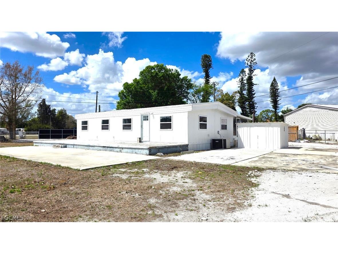 8180 Suncoast Drive North Fort Myers FL 33917 2026011578 image1