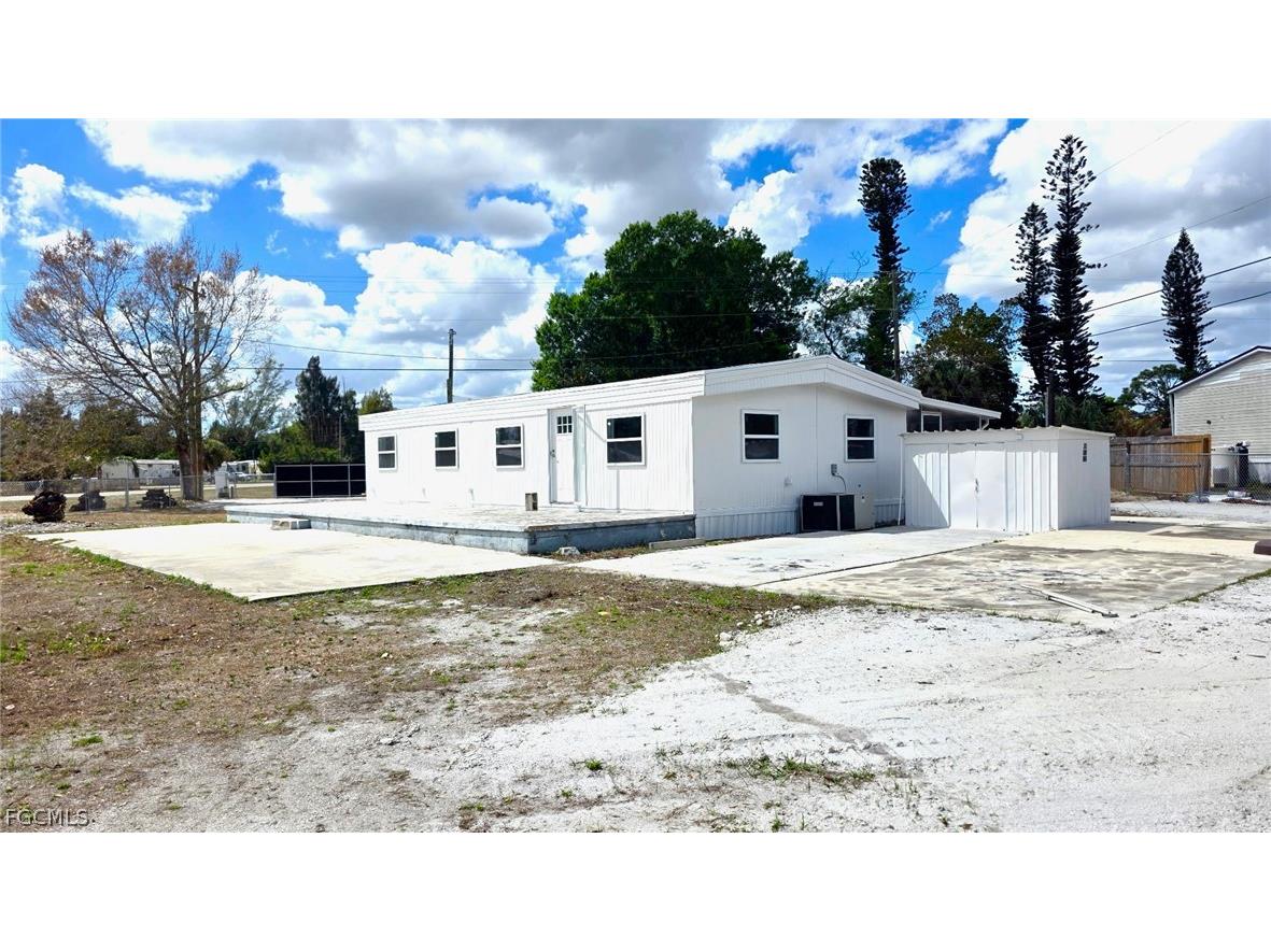 8180 Suncoast Drive North Fort Myers FL 33917 2026011578 image2