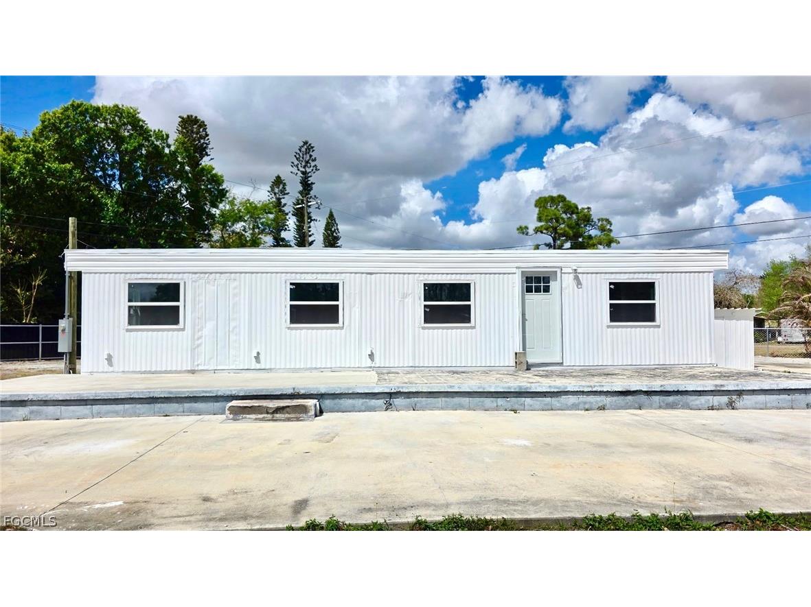 8180 Suncoast Drive North Fort Myers FL 33917 2026011578 image3