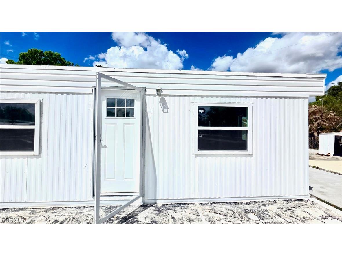 8180 Suncoast Drive North Fort Myers FL 33917 2026011578 image4