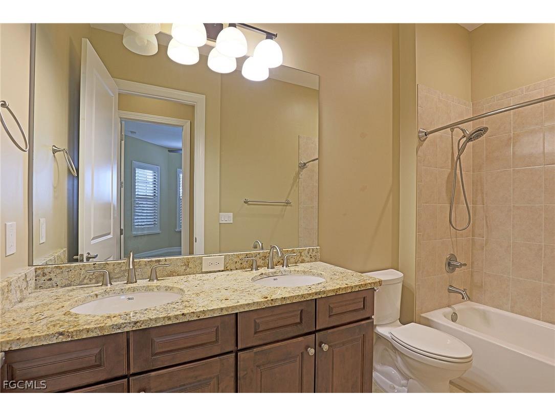 8181 Venetian Pointe Drive Fort Myers FL 33908 2026010109 image24