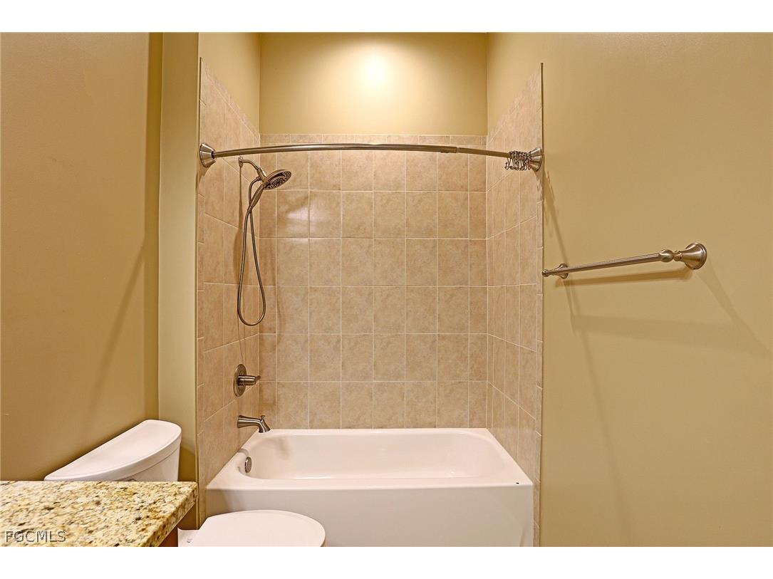 8181 Venetian Pointe Drive Fort Myers FL 33908 2026010109 image25