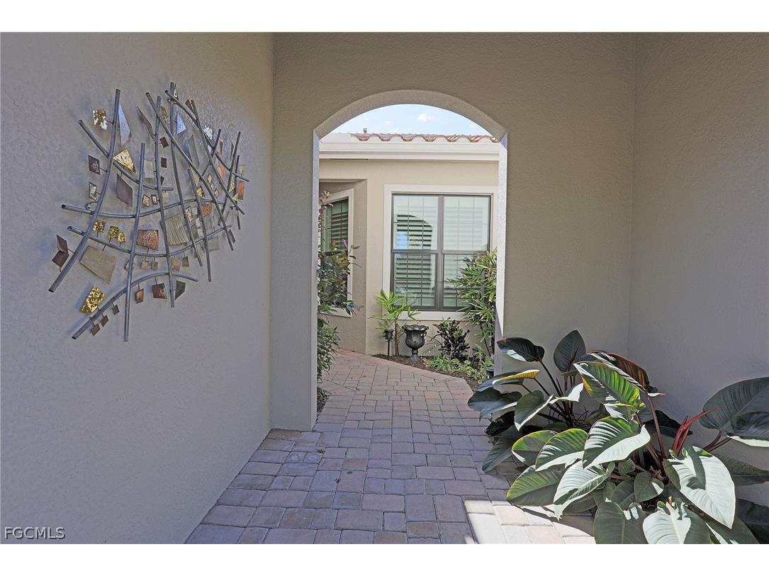 8181 Venetian Pointe Drive Fort Myers FL 33908 2026010109 image4