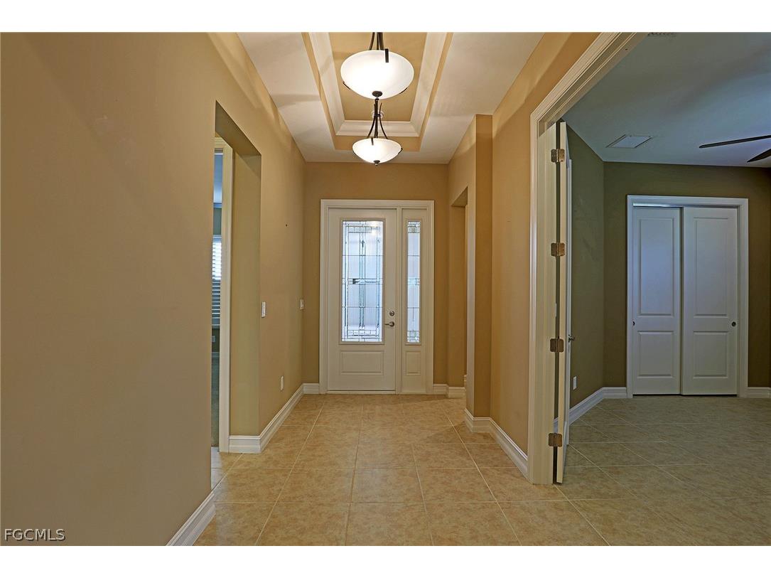 8181 Venetian Pointe Drive Fort Myers FL 33908 2026010109 image6