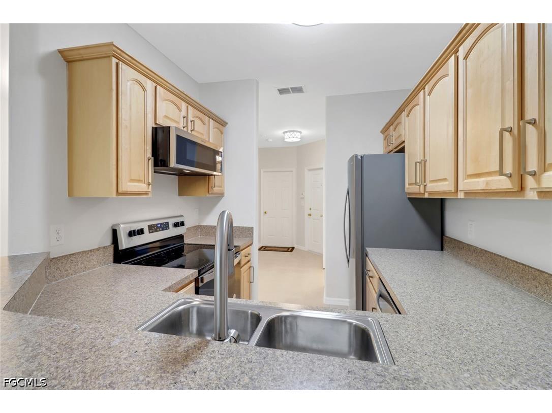 8189 Pacific Beach Drive Fort Myers FL 33966 2026029329 image6