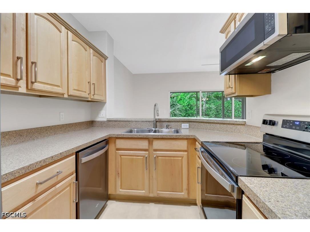 8189 Pacific Beach Drive Fort Myers FL 33966 2026029329 image7