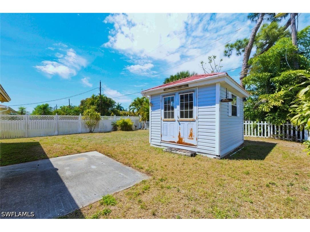 819 98th Avenue N Naples FL 34108 226012979 image19
