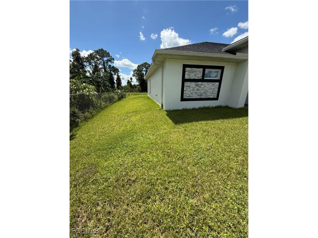 819 Alvin Avenue Lehigh Acres FL 33971 2025005521 image2