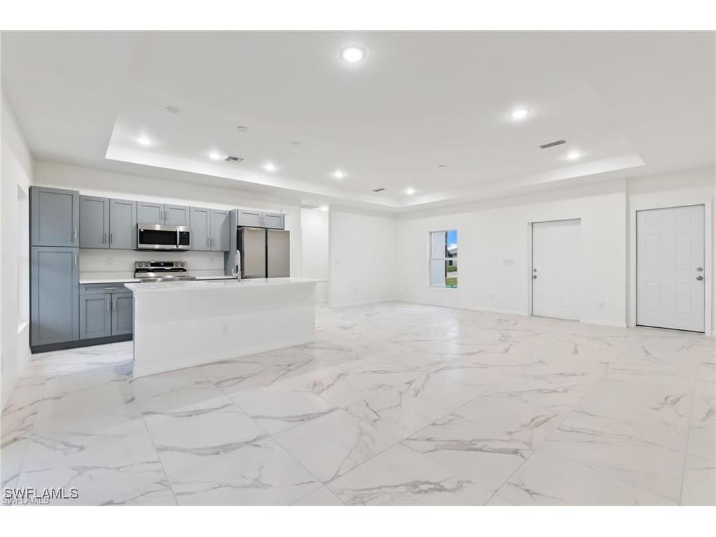 819 Joponica Avenue S Lehigh Acres FL 33974 224098723 image1