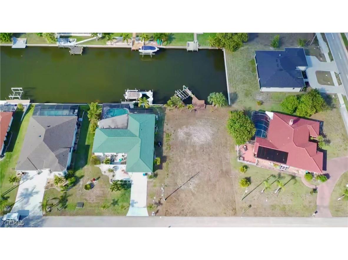 819 SE 33rd Terrace Cape Coral FL 33904 2026008633 image1