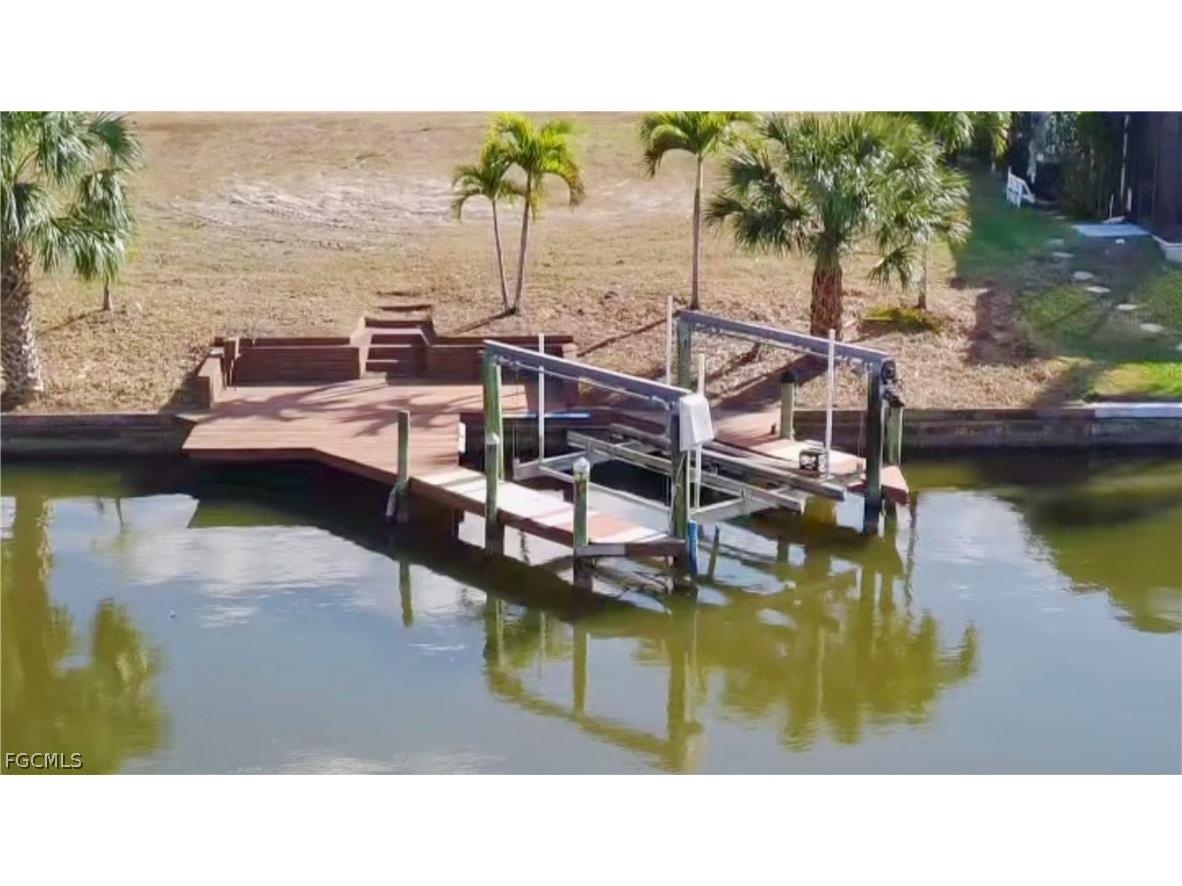 819 SE 33rd Terrace Cape Coral FL 33904 2026008633 image10