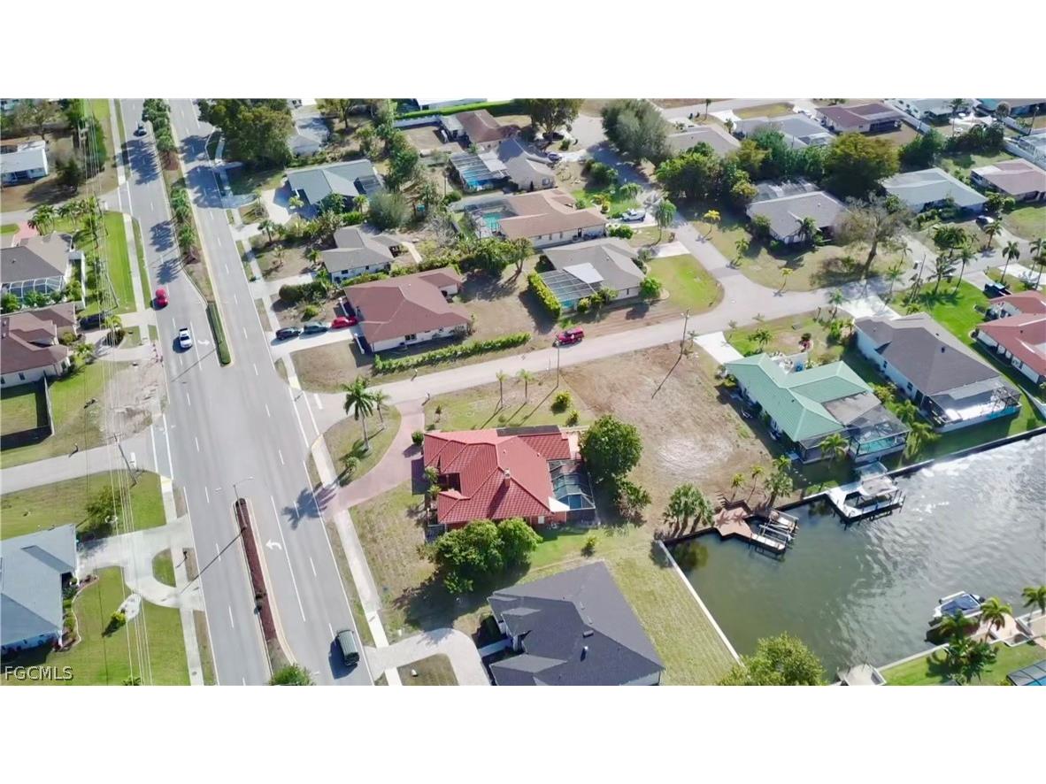 819 SE 33rd Terrace Cape Coral FL 33904 2026008633 image20