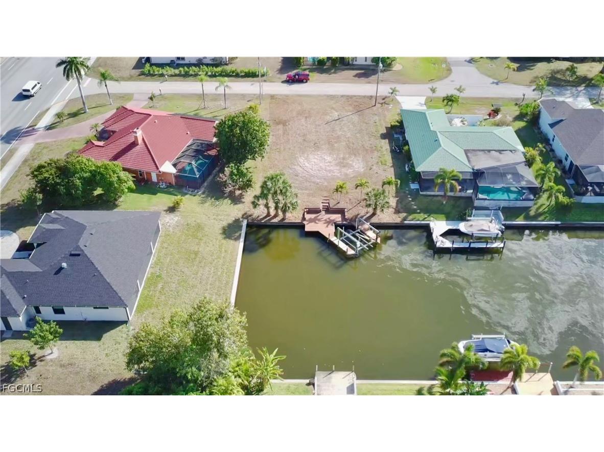 819 SE 33rd Terrace Cape Coral FL 33904 2026008633 image4