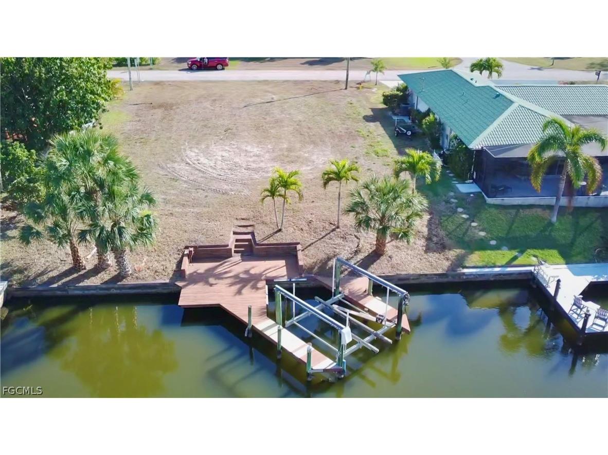 819 SE 33rd Terrace Cape Coral FL 33904 2026008633 image8