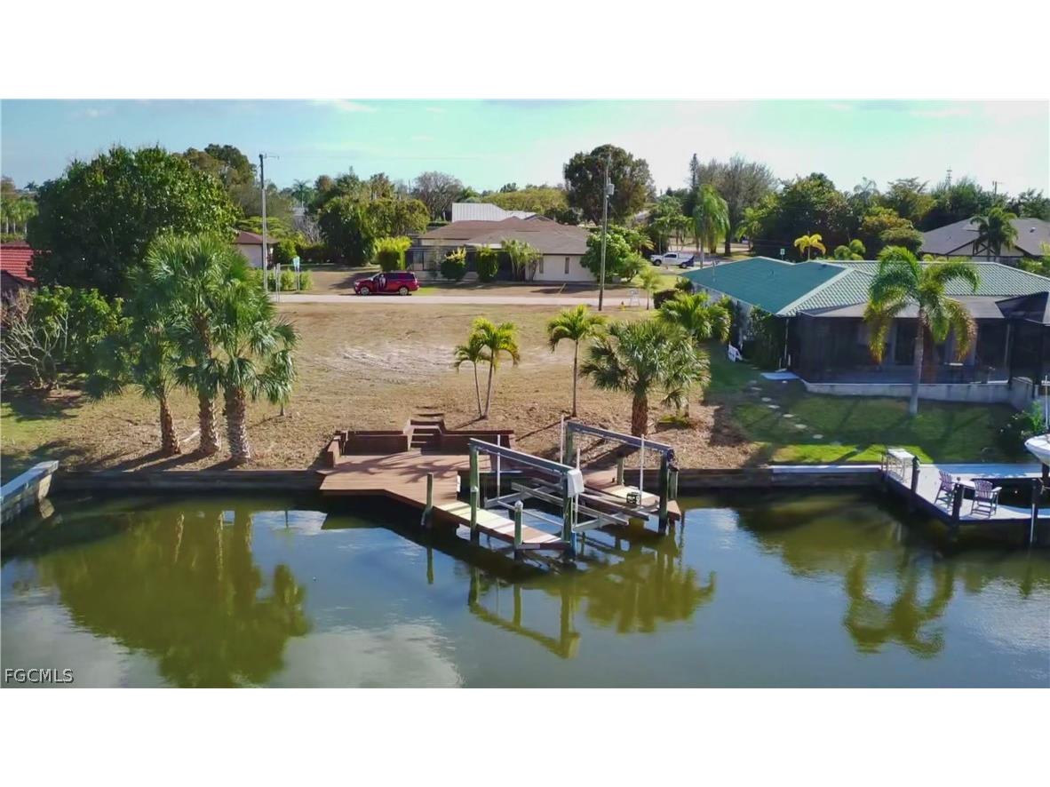 819 SE 33rd Terrace Cape Coral FL 33904 2026008633 image9