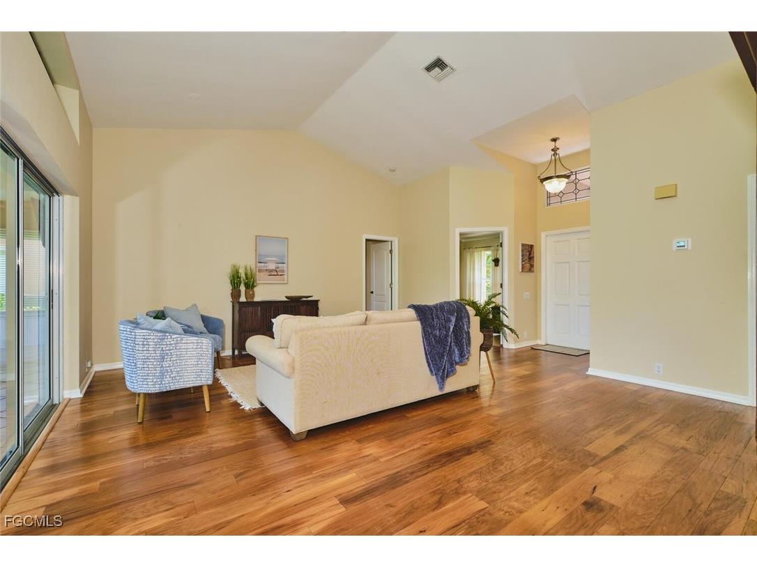 8192 Breton Circle Fort Myers FL 33912 2025010894 image13