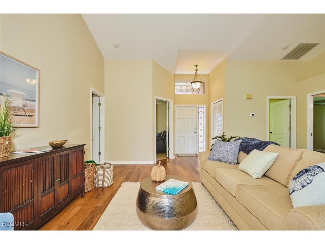 8192 Breton Circle Fort Myers FL 33912 2025010894 image14